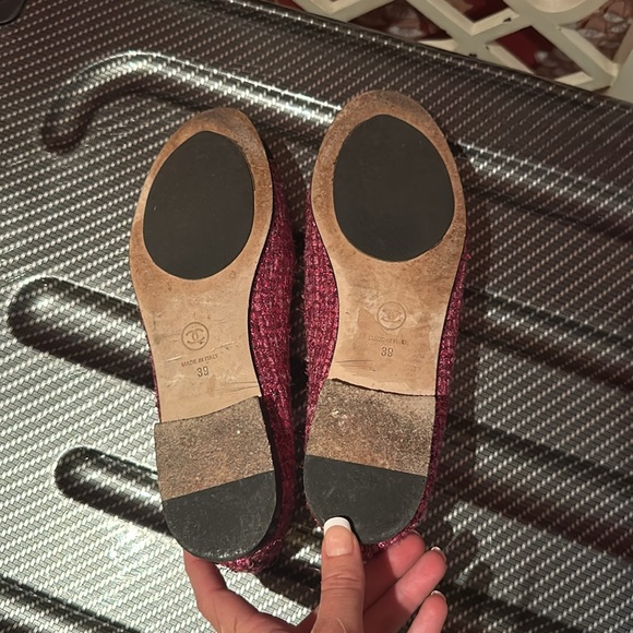 Coated Tweed & Grosgrain
Pink, Light Pink & Black chanel ballet flats, ballerina - Picture 5 of 6